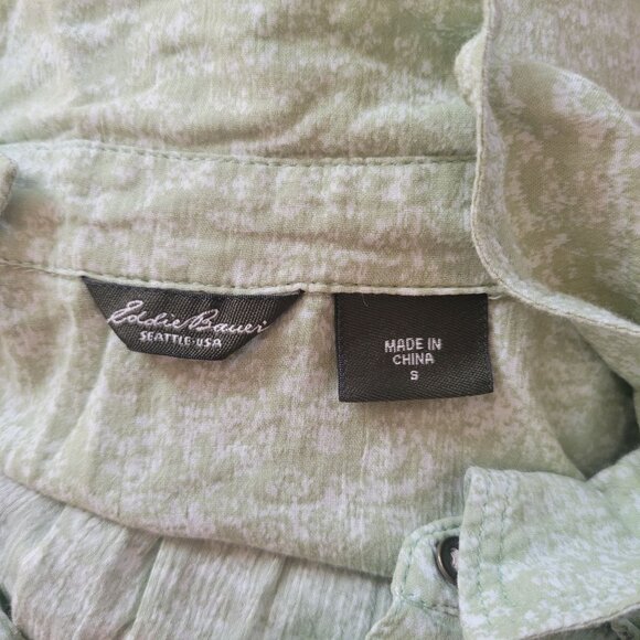 Eddie Bauer Green Button-Up Shirt With Ruffle Detail Short Sleeve Size S - Picture 6 of 6